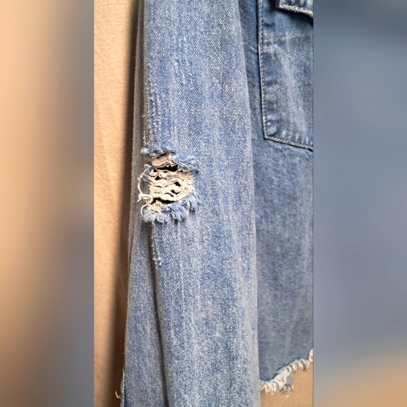 BluIvy Distressed Denim Top Women's Size S - Picture 5 of 5